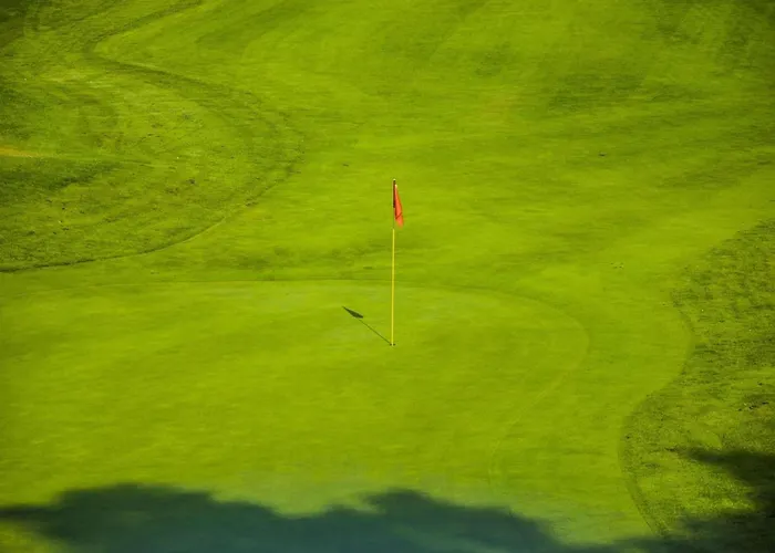 Golf View For Two *